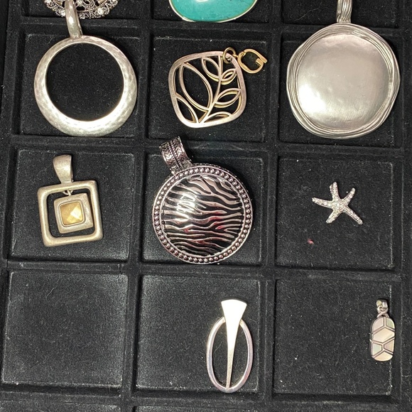 Pendant Necklace Suite - Picture 2 of 5